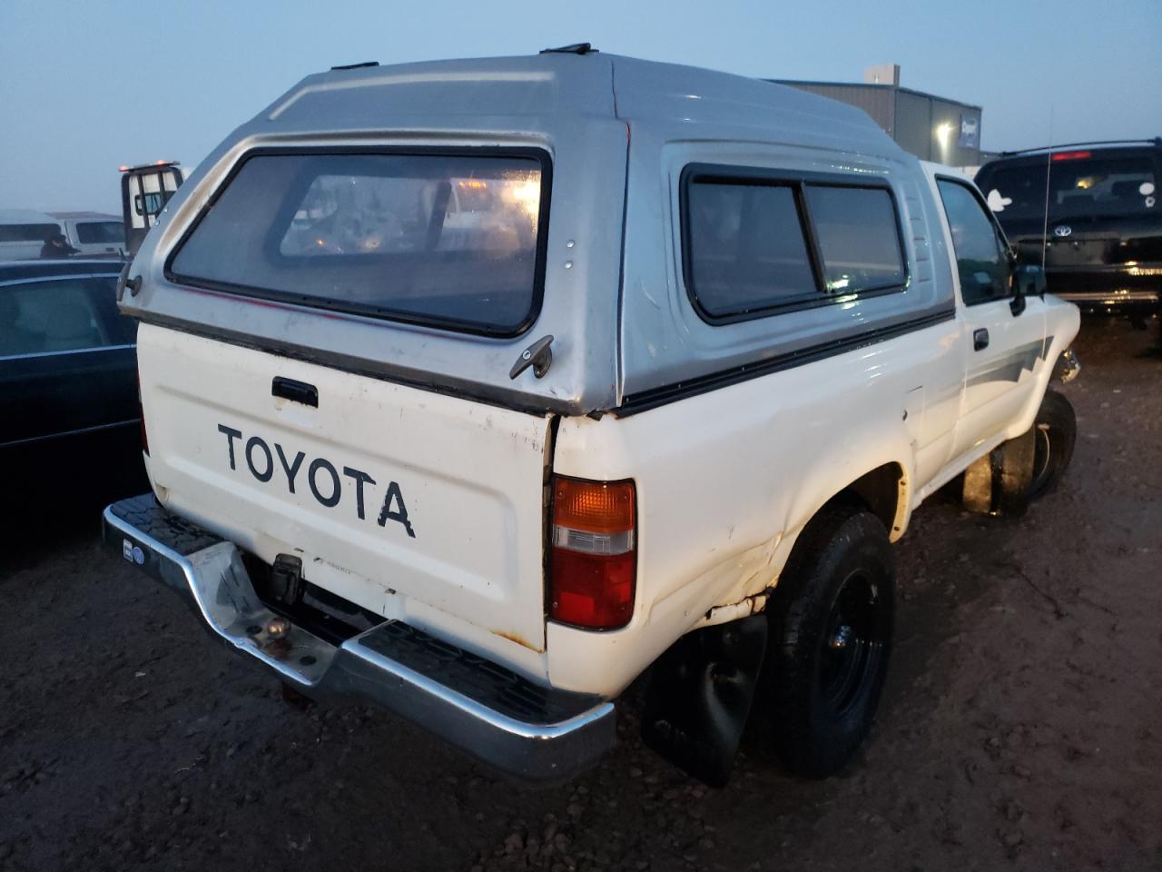 Photo 4 from auction – 1992 TOYOTA PICKUP 1/2 with VIN JT4RN01P2N0037949