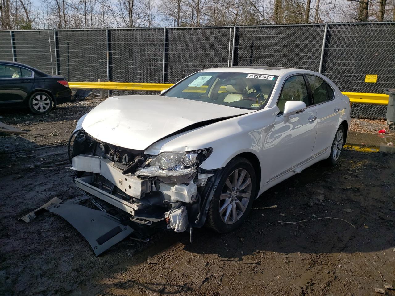 Photo 2 from auction – 2012 LEXUS LS 460 with VIN JTHCL5EF1C5013845