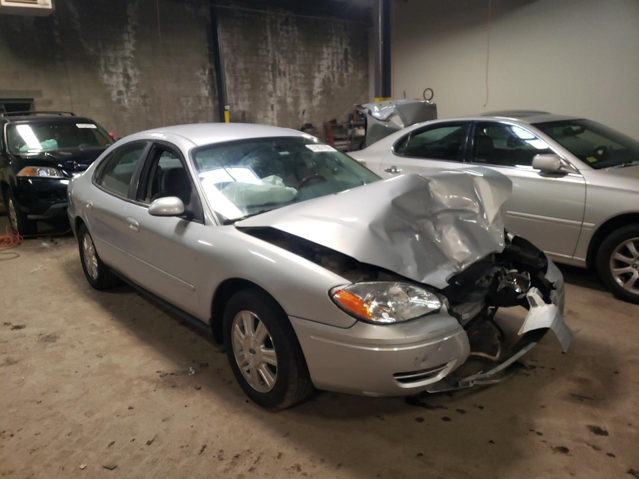 FORD TAURUS SEL 2005 with VIN 1FAFP56U05A185137 - Photo from auction