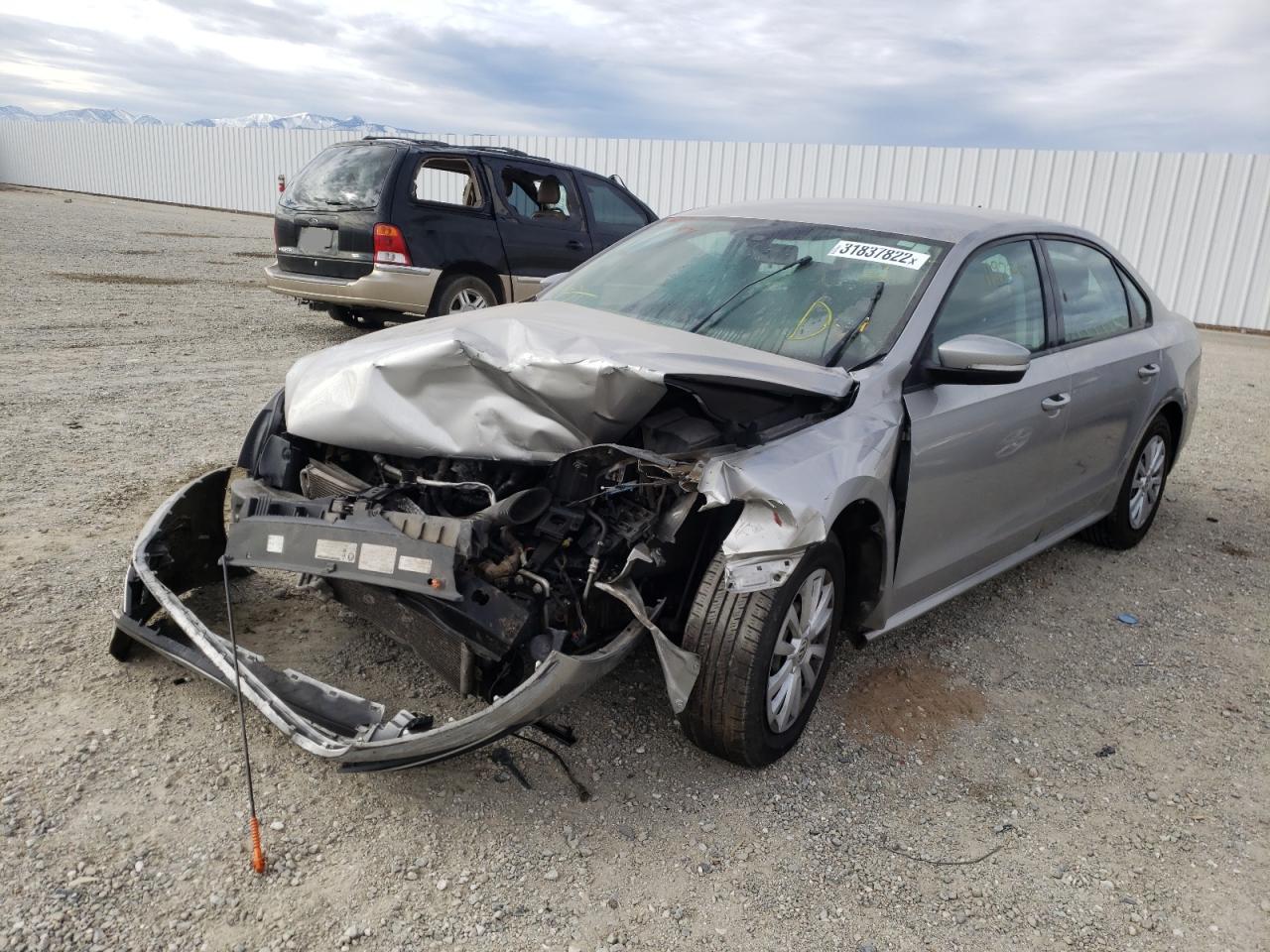 Photo 2 from auction – 2013 VOLKSWAGEN PASSAT S with VIN 1VWAP7A3XDC073055