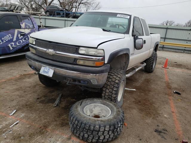 Photo 2 from auction – 2000 CHEVROLET SILVERADO with VIN 1GCEK19T4YZ251615