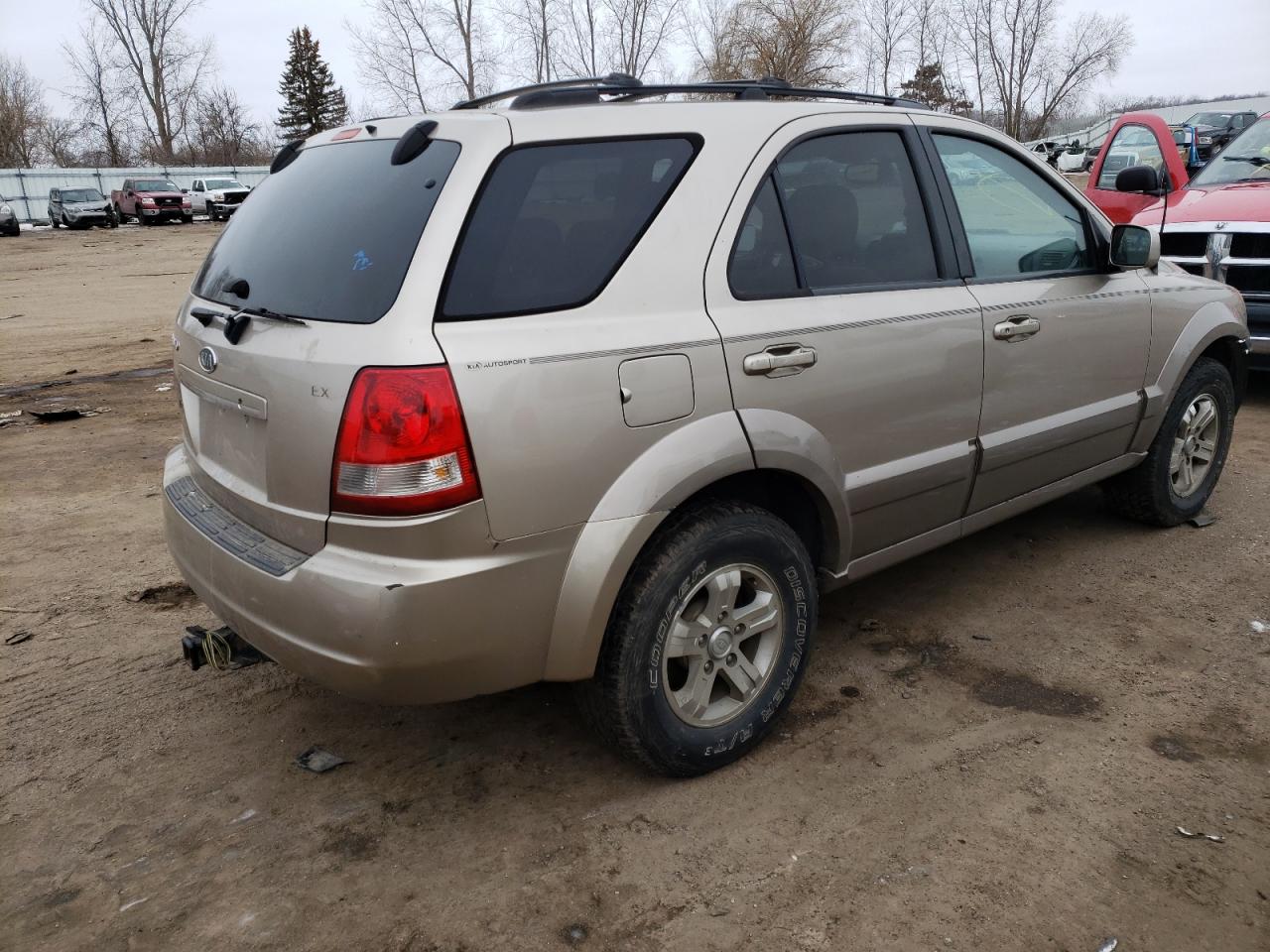 Photo 4 from auction – 2006 KIA SORENTO EX with VIN KNDJD733765512292