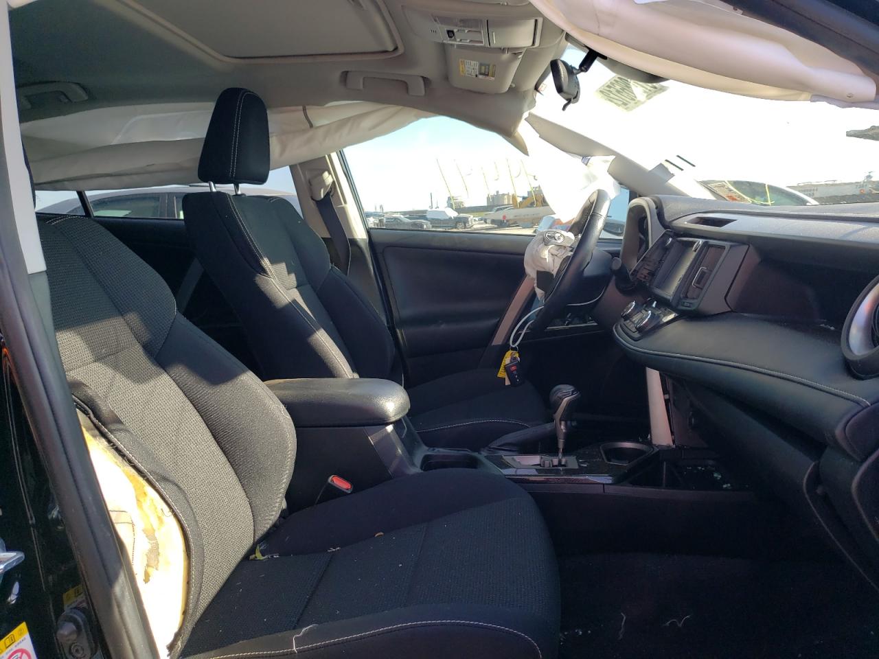 Photo 5 from auction – 2018 TOYOTA RAV4 ADVEN with VIN 2T3RFREV7JW709200