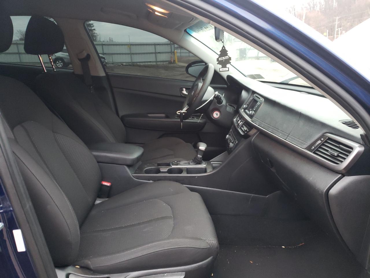 Photo 5 from auction – 2017 KIA OPTIMA LX with VIN 5XXGT4L34HG125533