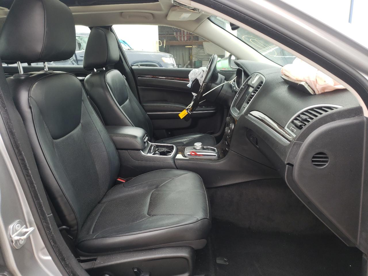 Photo 5 from auction – 2015 CHRYSLER 300C with VIN 2C3CCAEG6FH792230