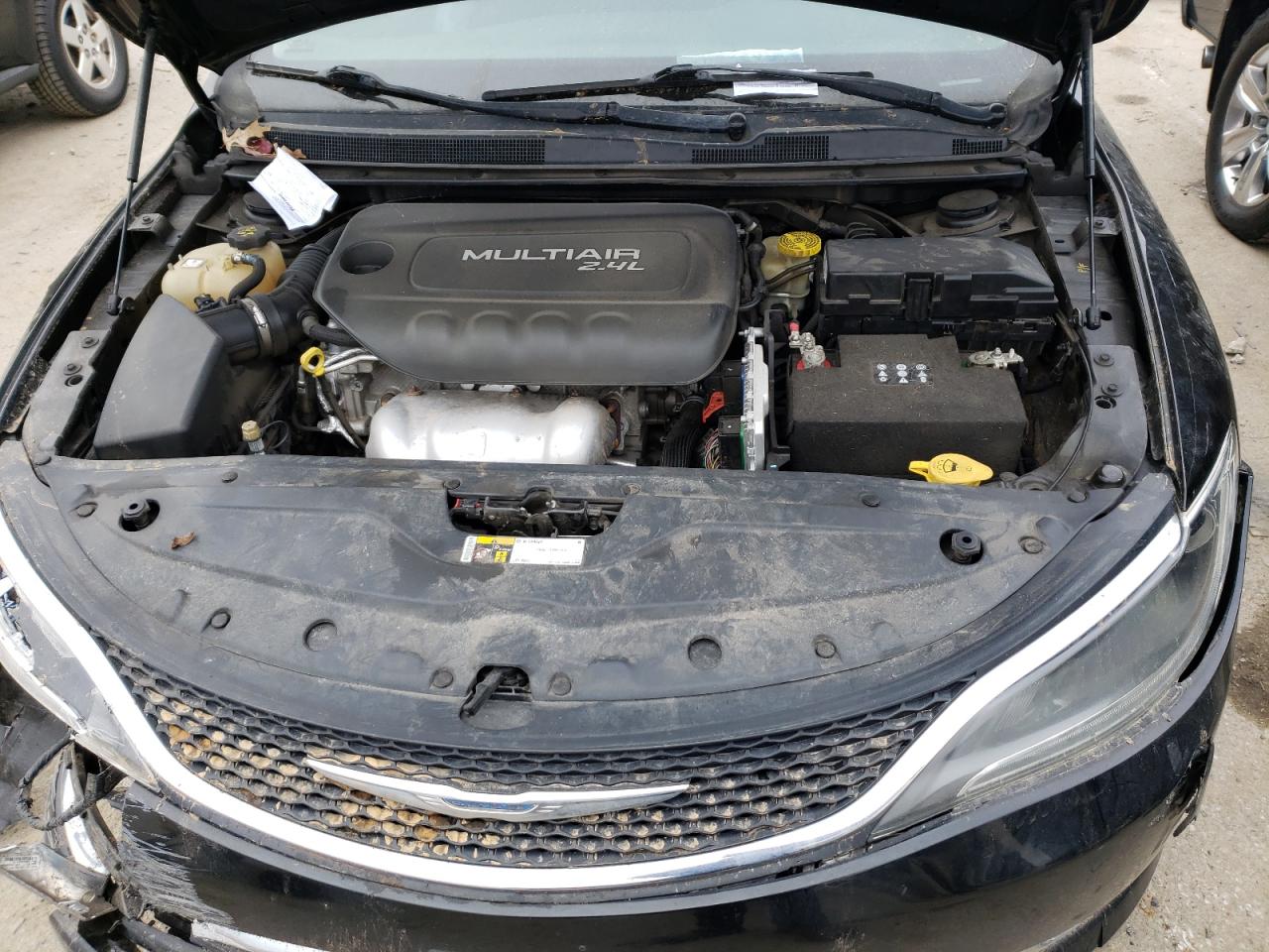 Photo 7 from auction – 2015 CHRYSLER 200 LIMITE with VIN 1C3CCCAB7FN685975