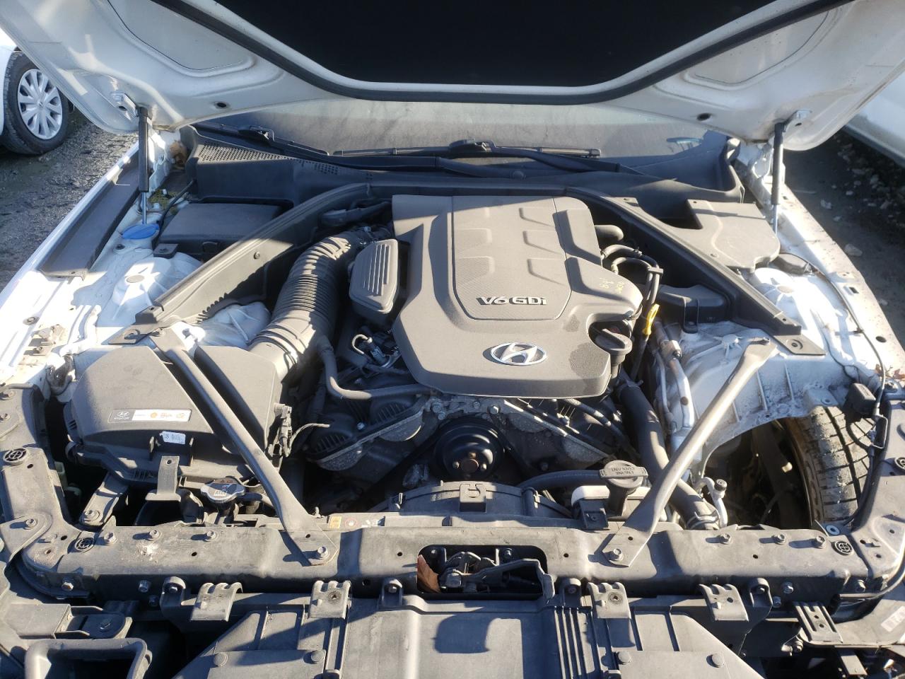 Photo 7 from auction – 2016 HYUNDAI GENESIS 3. with VIN KMHGN4JE4GU108363