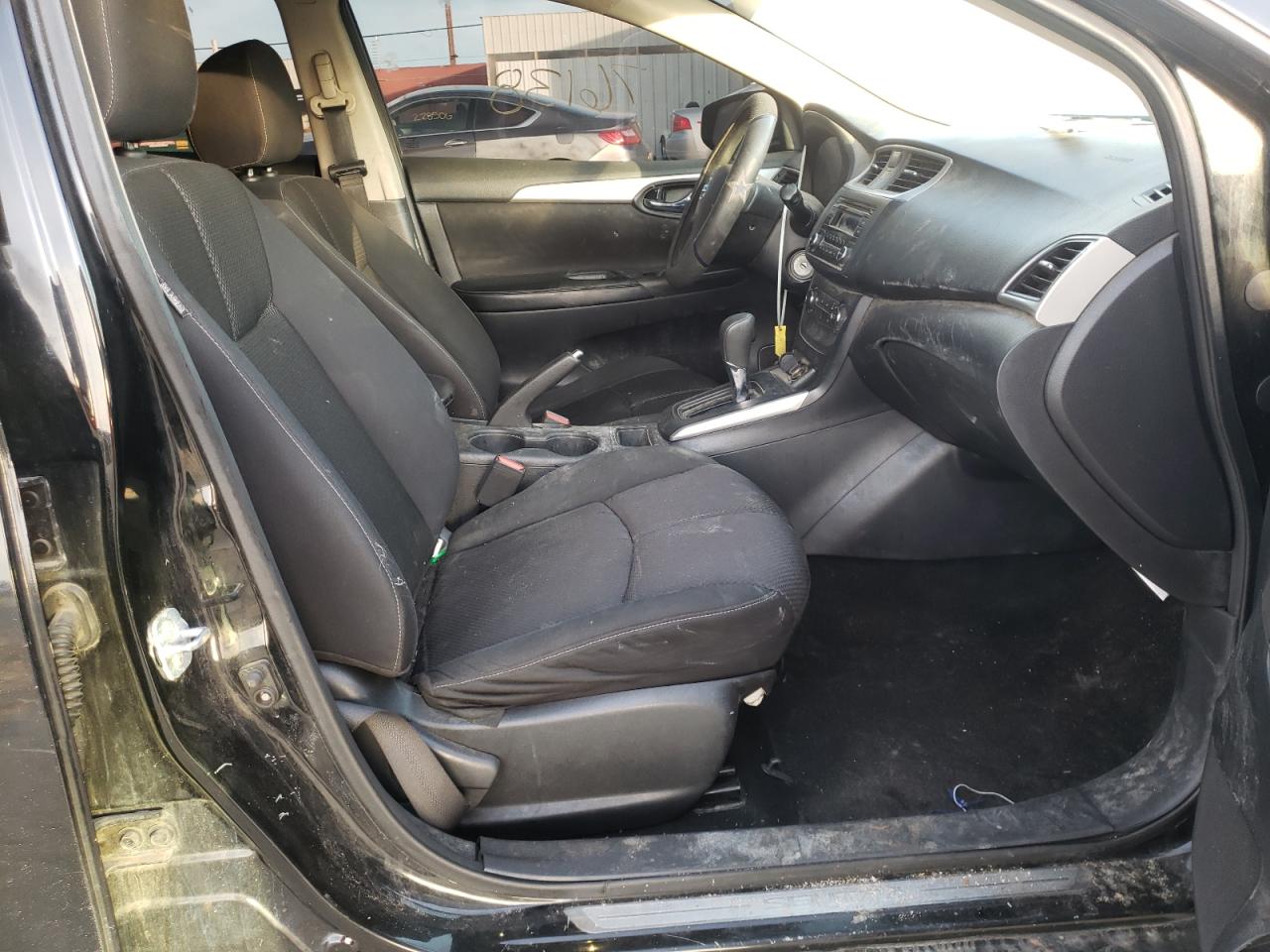 Photo 5 from auction – 2017 NISSAN SENTRA S with VIN 3N1AB7AP1HY277392