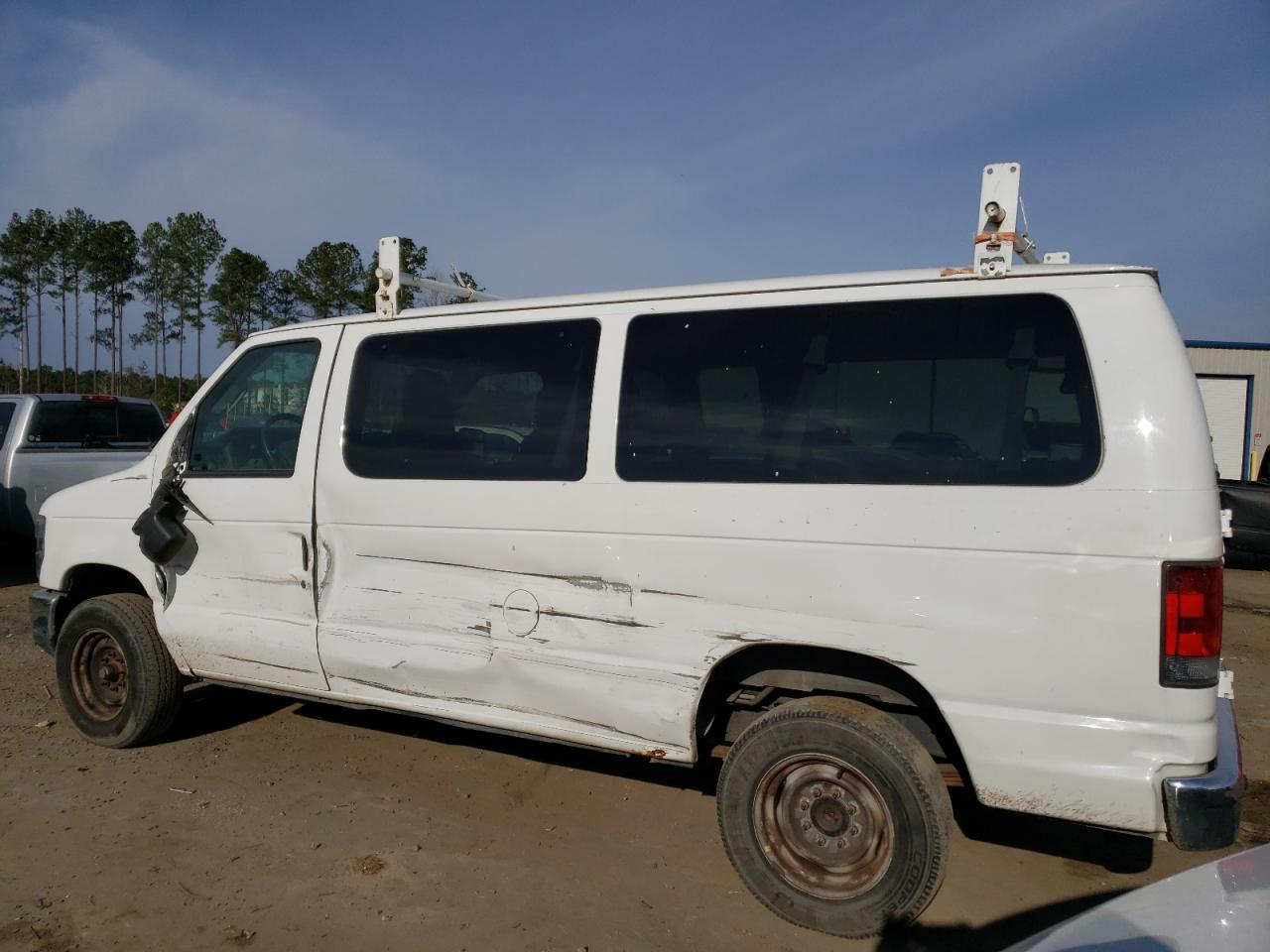 Photo 3 from auction – 2011 FORD ECONOLINE with VIN 1FBNE3BL7BDB18076