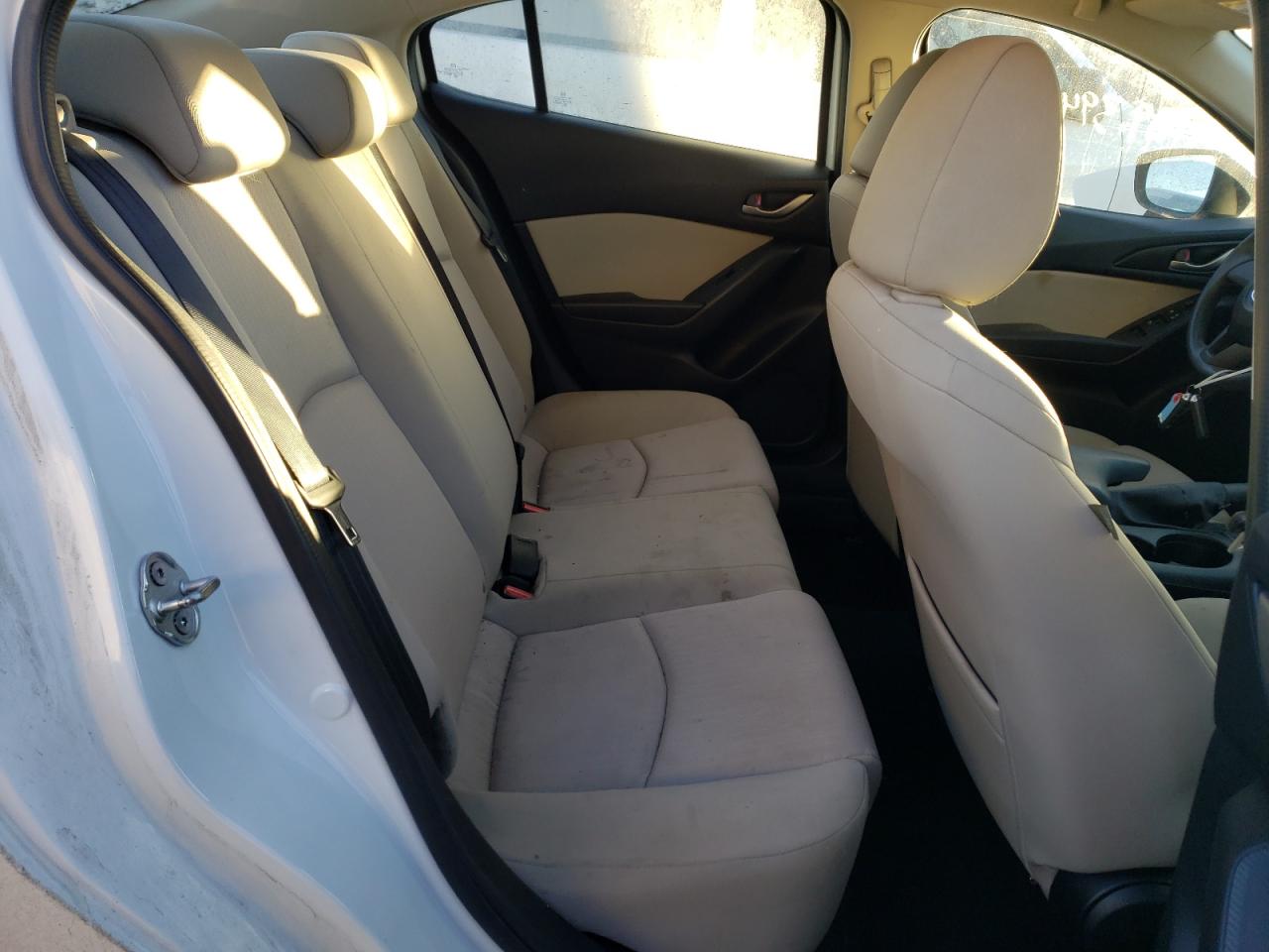 Photo 6 from auction – 2014 MAZDA 3 SV with VIN JM1BM1T75E1149193
