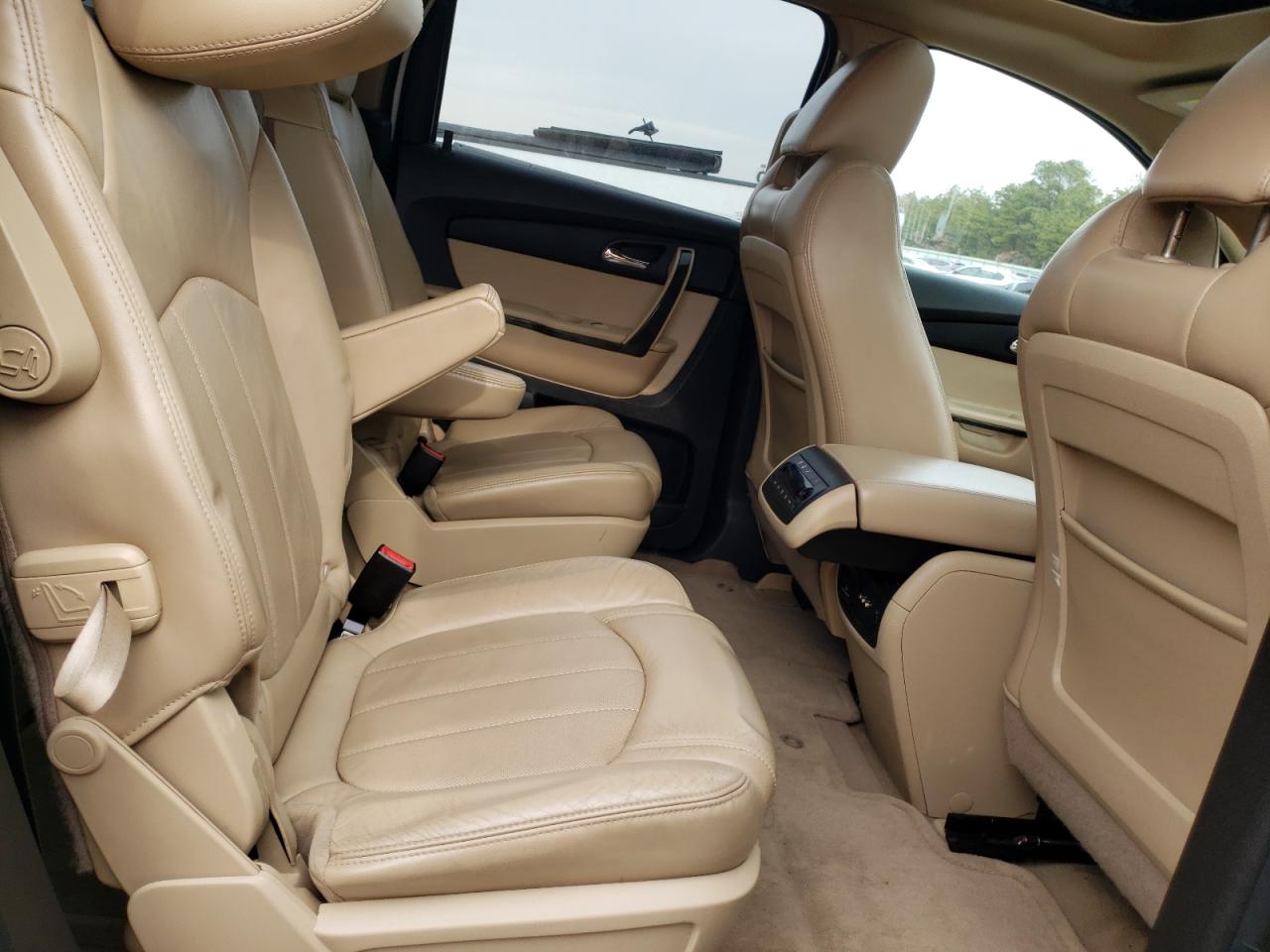 Photo 6 from auction – 2012 GMC ACADIA DEN with VIN 1GKKVTED3CJ400435