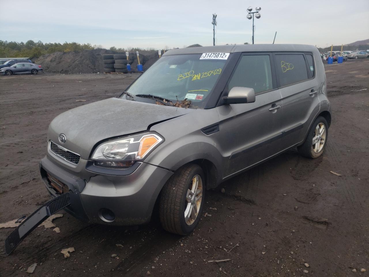 Снимка 2 от търг – 2011 KIA SOUL + с VIN KNDJT2A23B7250429