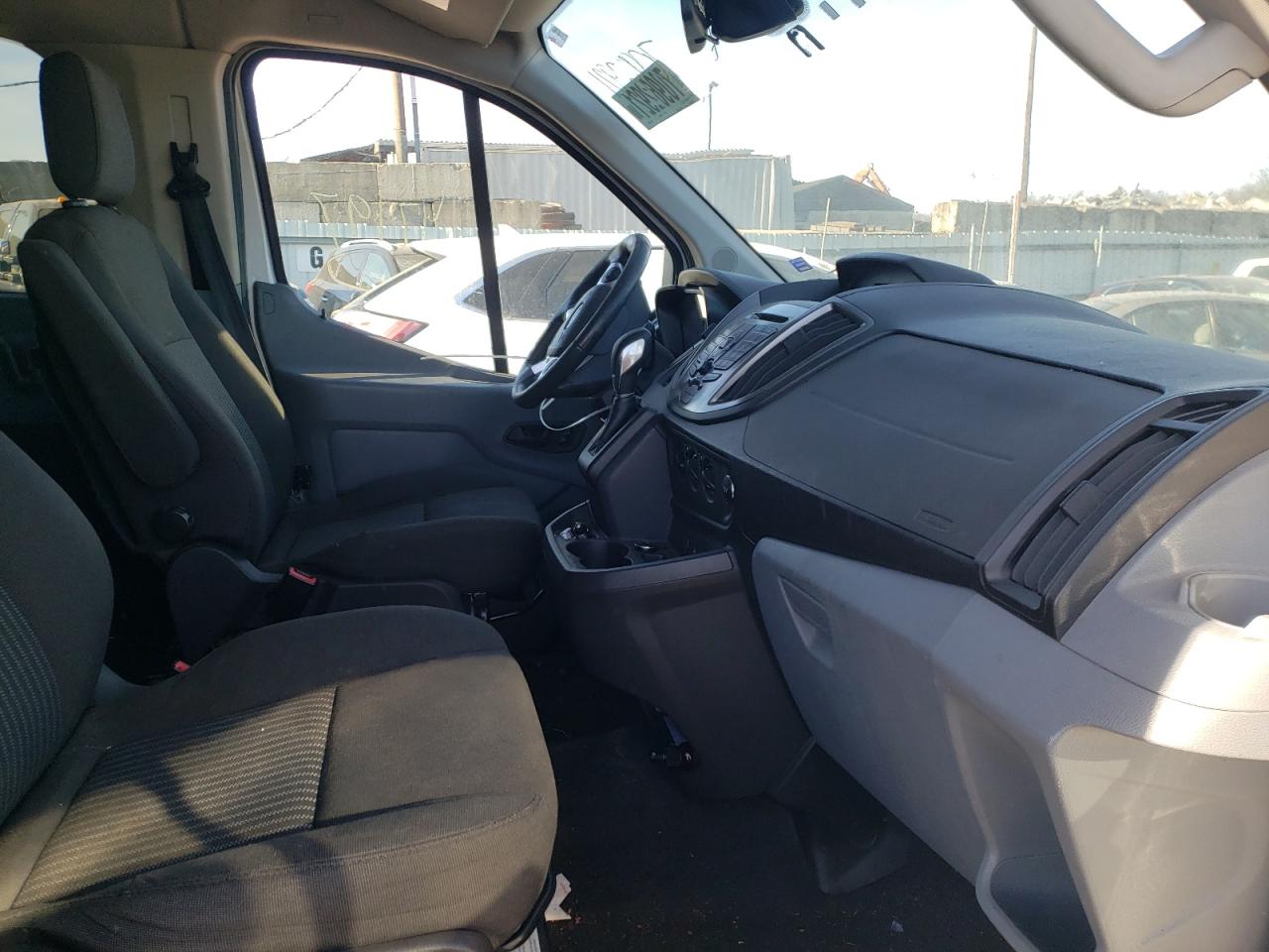 Photo 5 from auction – 2015 FORD TRANSIT T- with VIN 1FBZX2ZM7FKA73291