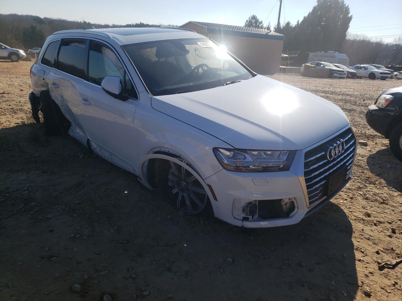 AUDI Q7 PREMIUM 2019 with VIN WA1LAAF79KD009760 - Photo from auction