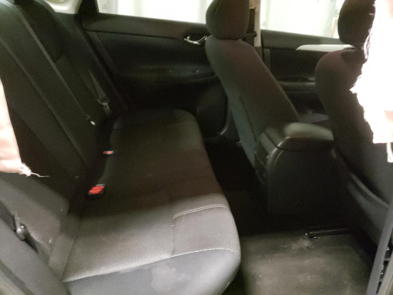 Photo 6 from auction – 2016 NISSAN SENTRA S with VIN 3N1AB7AP1GY332261