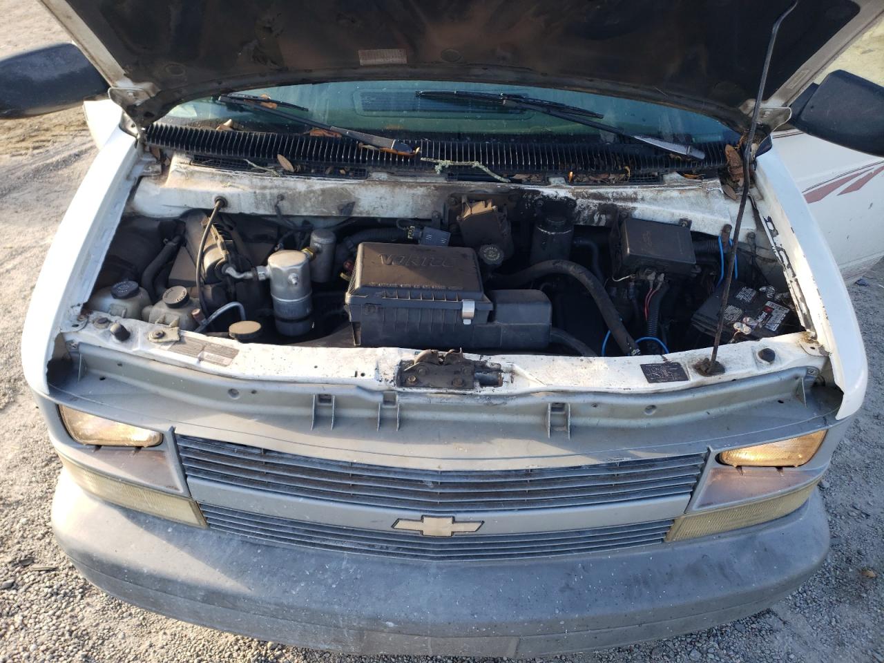 Photo 7 from auction – 2000 CHEVROLET ASTRO with VIN 1GCDM19W1YB179782
