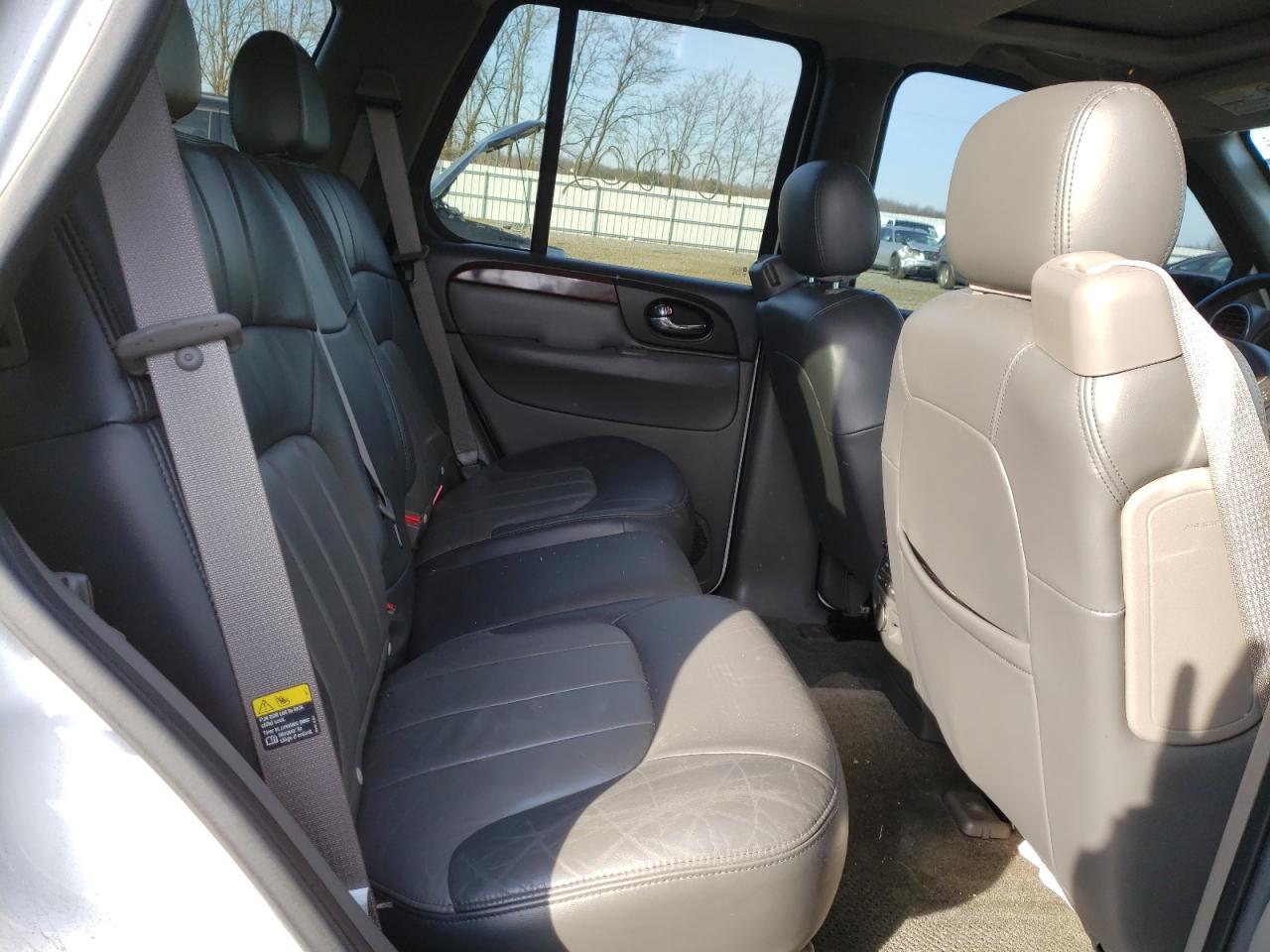 Photo 6 from auction – 2004 GMC ENVOY with VIN 1GKDT13S742326579