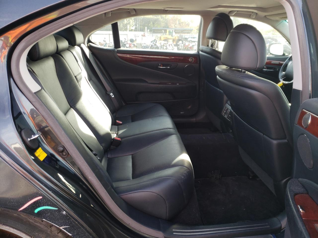 Photo 6 from auction – 2008 LEXUS LS 460L with VIN JTHGL46F185032364