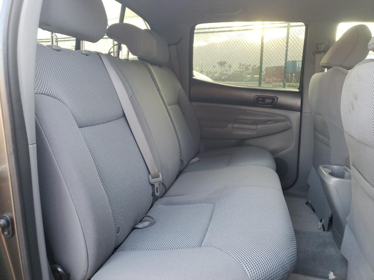 Photo 6 from auction – 2011 TOYOTA TACOMA DOU with VIN 3TMLU4EN6BM062323