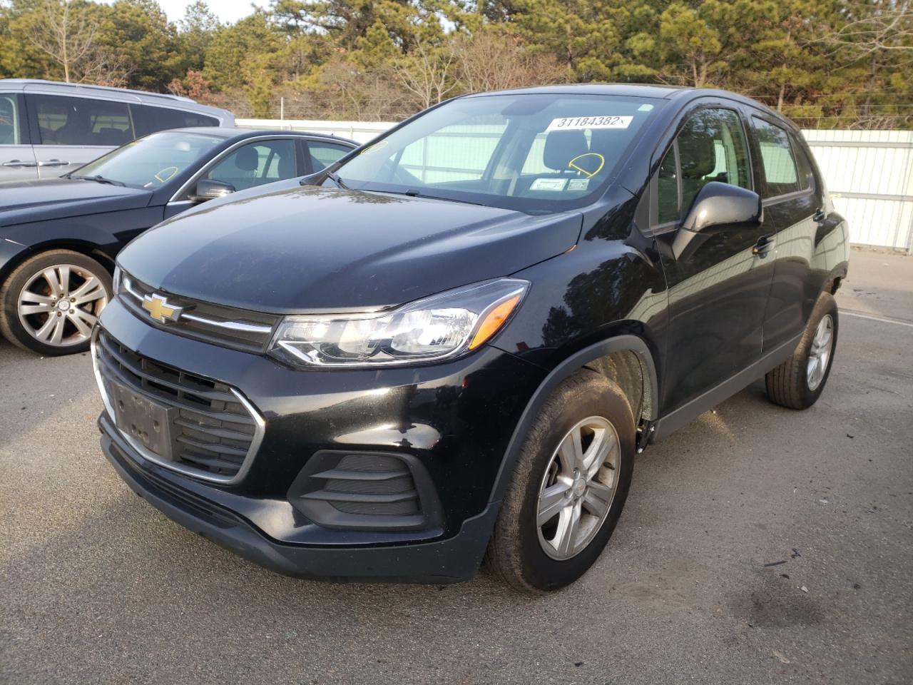 Photo 2 from auction – 2020 CHEVROLET TRAX LS with VIN 3GNCJKSB0LL137118