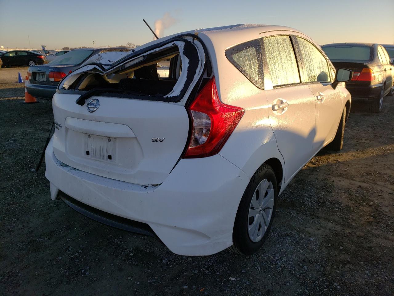 Photo 4 from auction – 2017 NISSAN VERSA NOTE with VIN 3N1CE2CP7HL362153