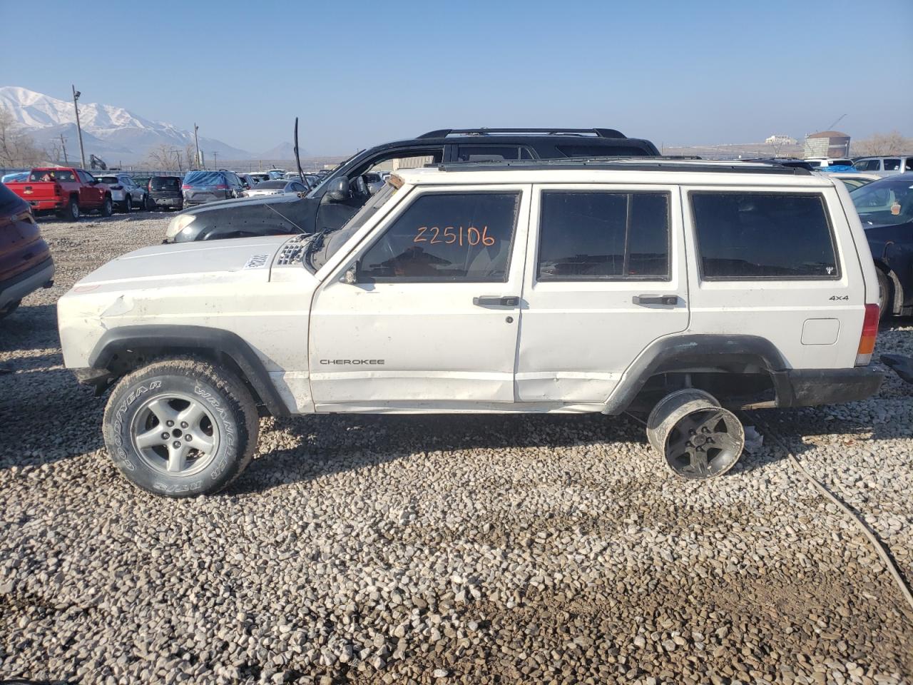 Photo 9 from auction – 1998 JEEP CHEROKEE S with VIN 1J4FJ68S6WL190680