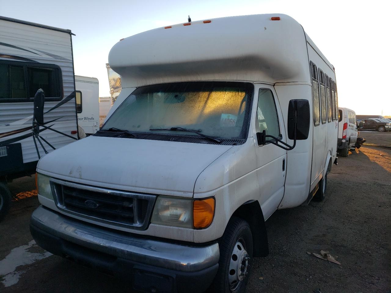 Photo 2 from auction – 2004 FORD ECONOLINE with VIN 1FDWE35SX4HB50739