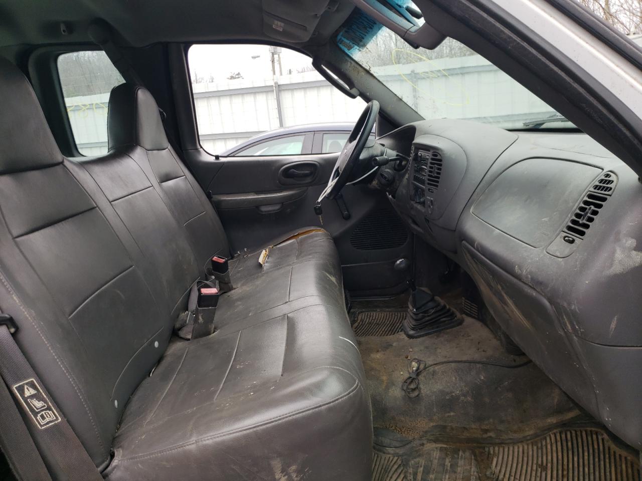Photo 5 from auction – 2003 FORD F150 with VIN 1FTRX18W43NB39203