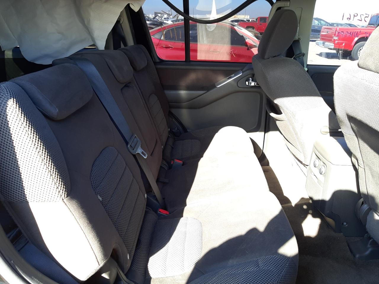 Photo 6 from auction – 2011 NISSAN PATHFINDER with VIN 5N1AR1NB4BC614248