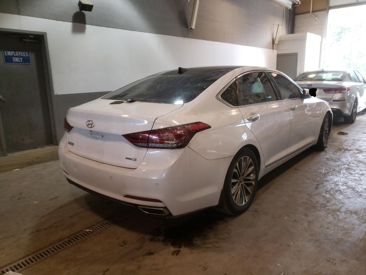 Photo 4 from auction – 2016 HYUNDAI GENESIS 3. with VIN KMHGN4JE3GU121198