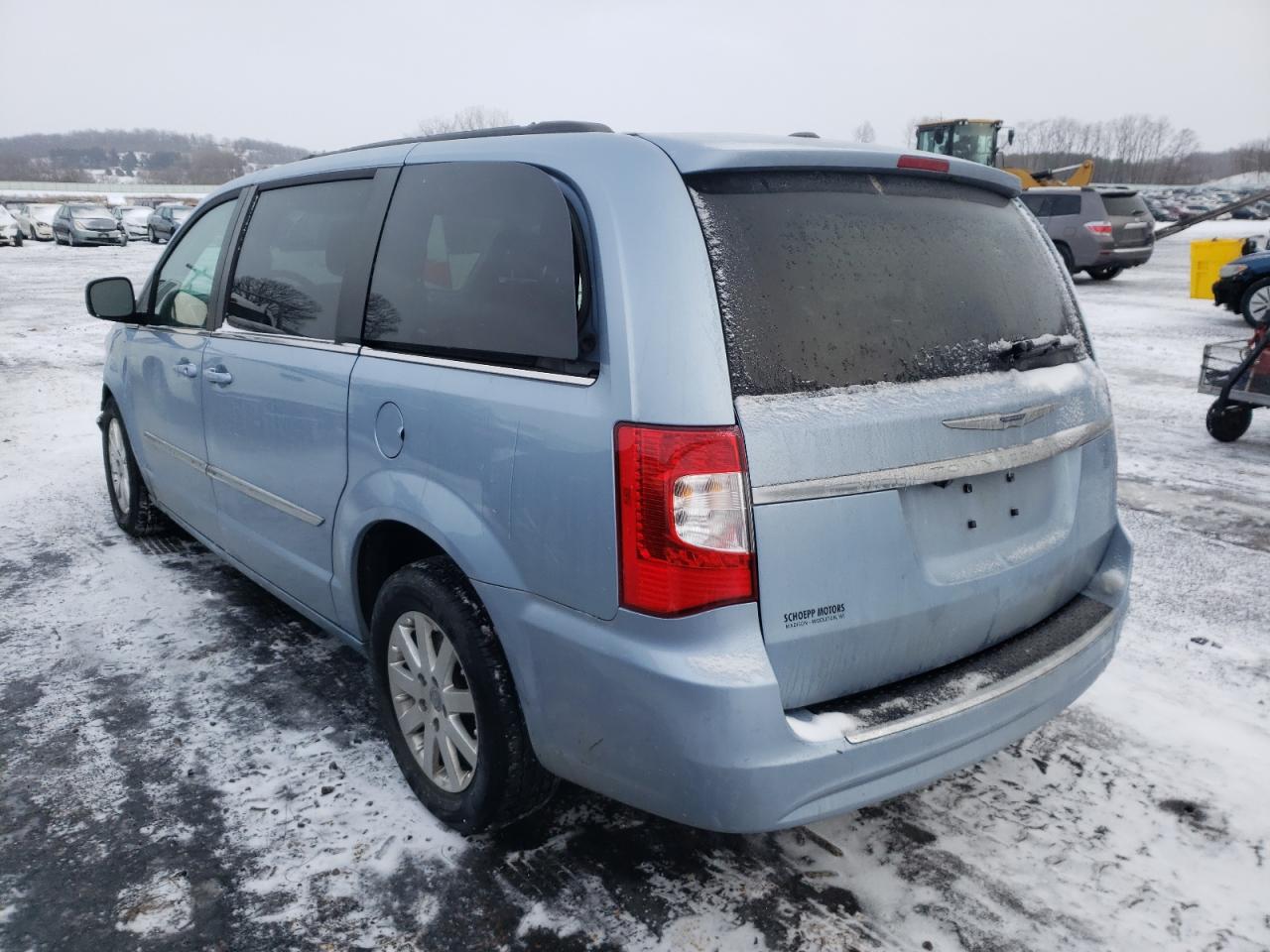 Photo 3 from auction – 2016 CHRYSLER TOWN & COU with VIN 2C4RC1BG5GR208535
