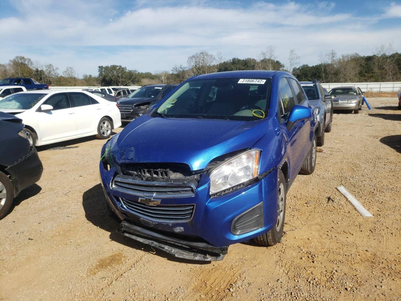 Photo 2 from auction – 2016 CHEVROLET TRAX LS with VIN KL7CJKSB4GB657352