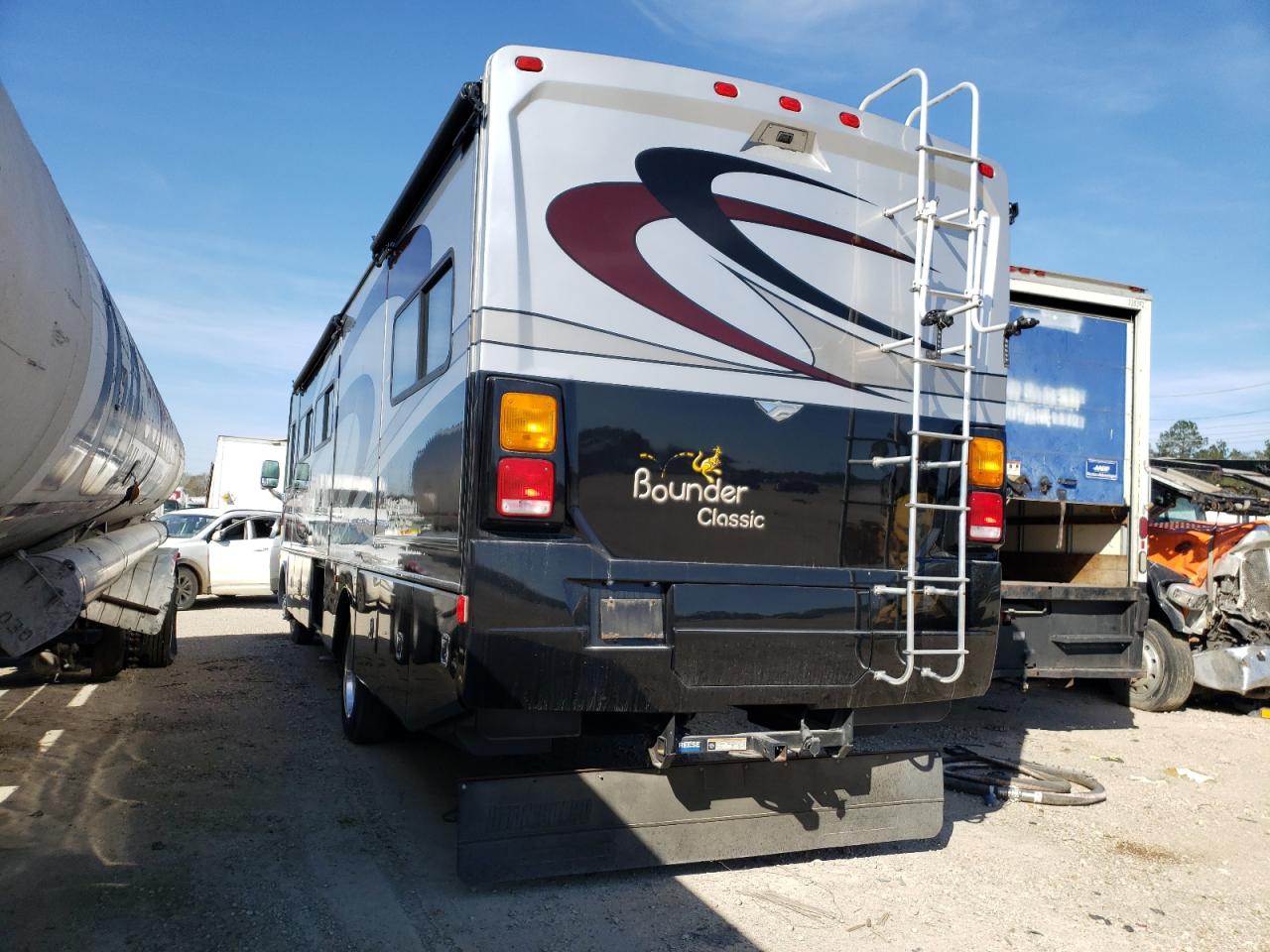 Photo 3 from auction – 2013 BOUN FLEETWOOD with VIN 1F66F5DY6C0A06057