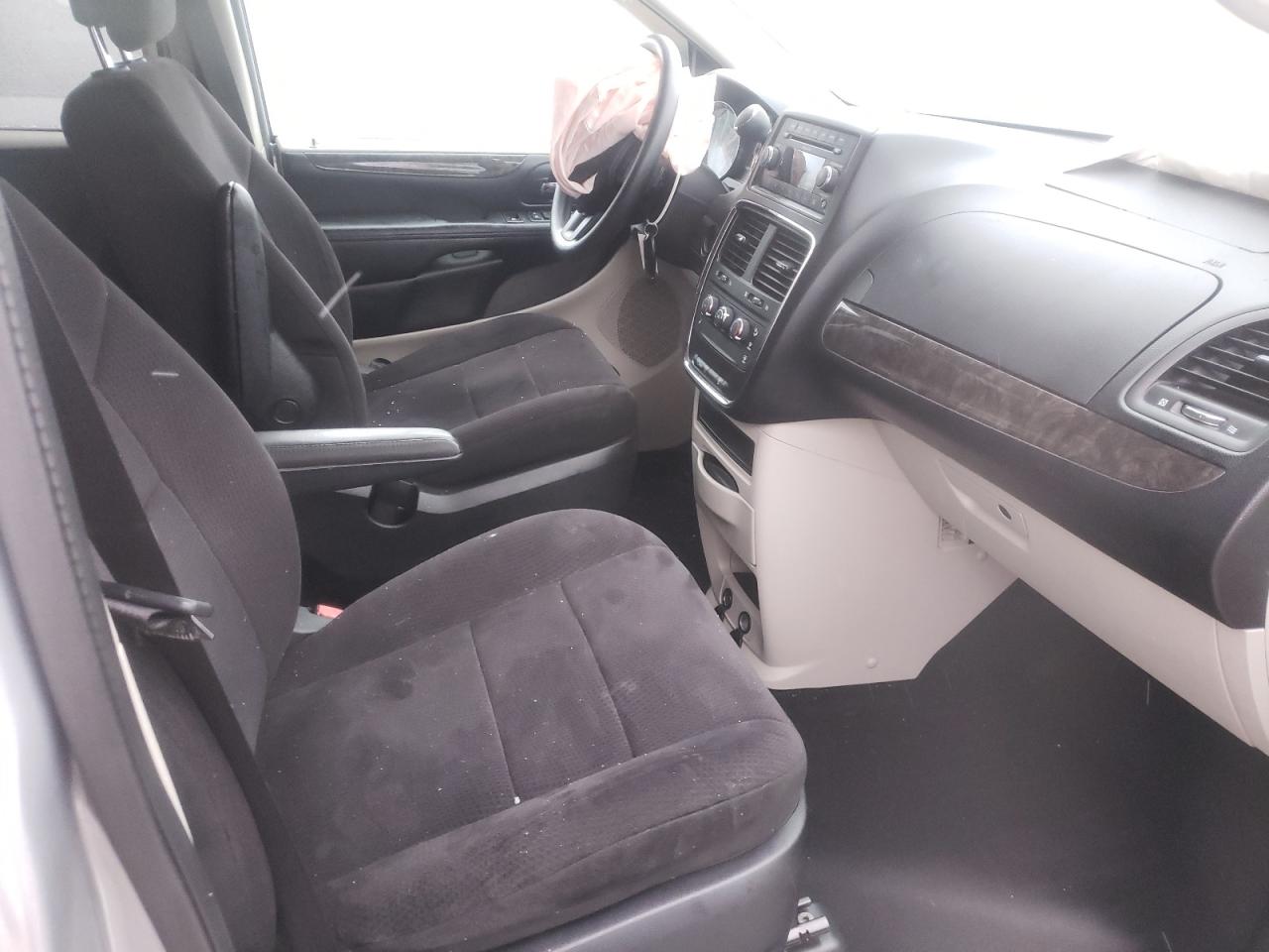 Photo 5 from auction – 2011 DODGE GRAND CARA with VIN 2D4RN4DGXBR673638