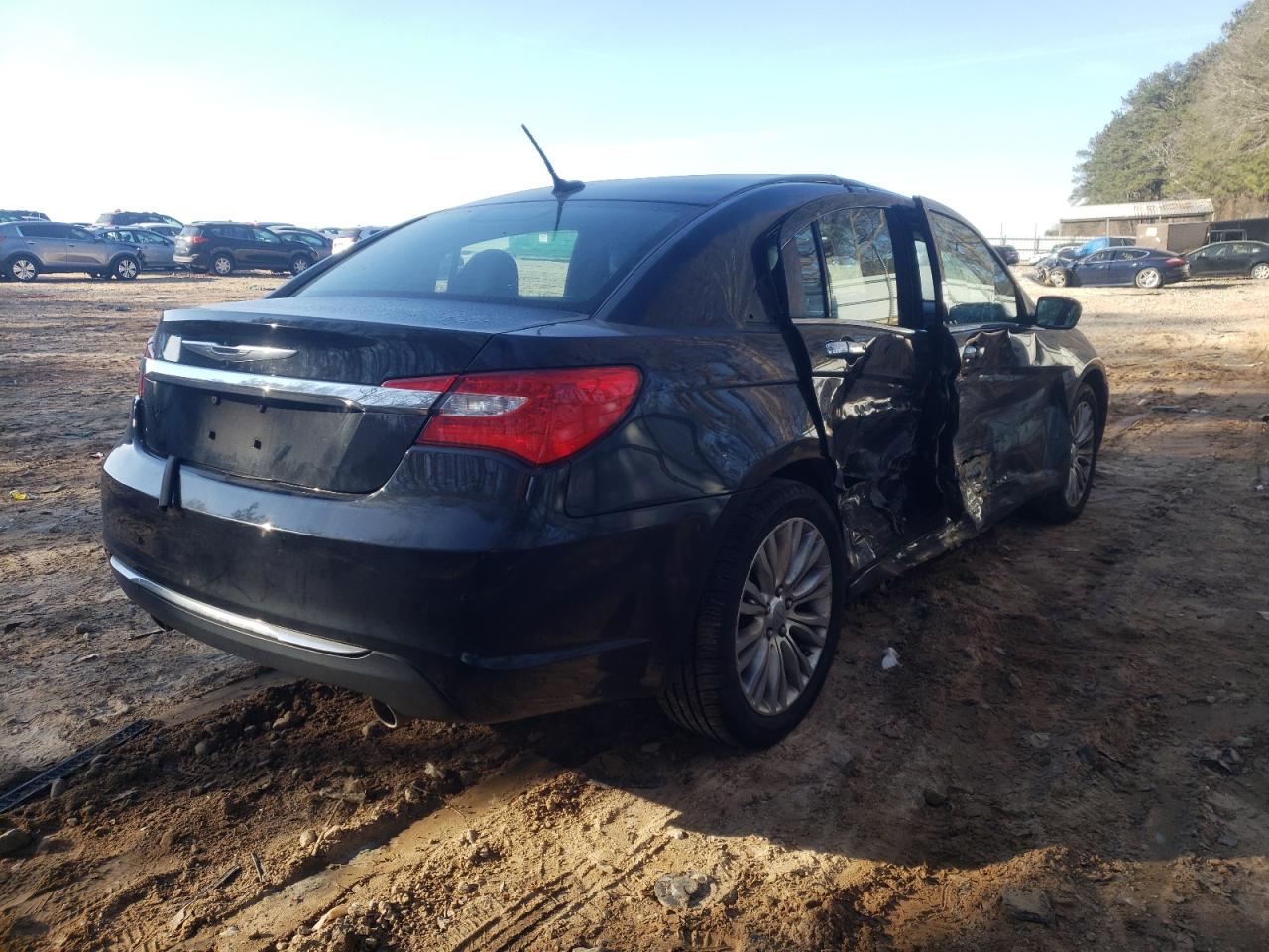 Photo 4 from auction – 2011 CHRYSLER 200 LIMITE with VIN 1C3BC2FGXBN505148