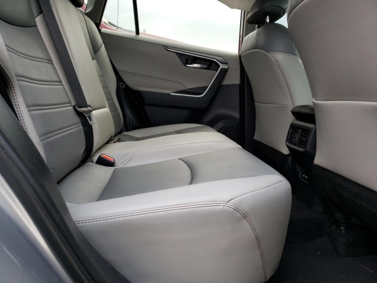 Photo 6 from auction – 2021 TOYOTA RAV4 XLE P with VIN 2T3A1RFVXMC181488