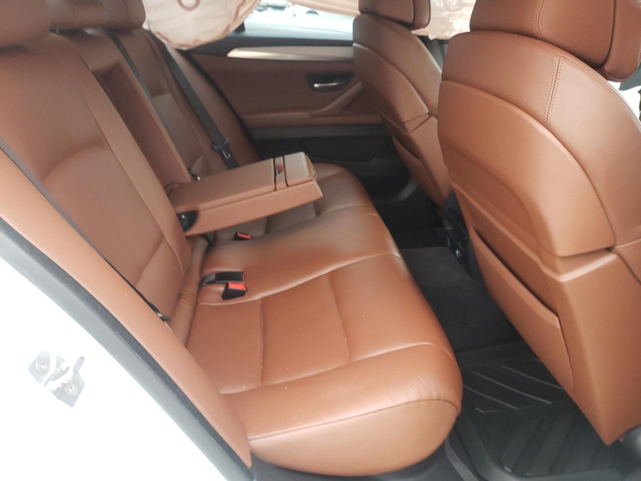 Photo 6 from auction – 2011 BMW 550 I with VIN WBAFR9C59BC758252