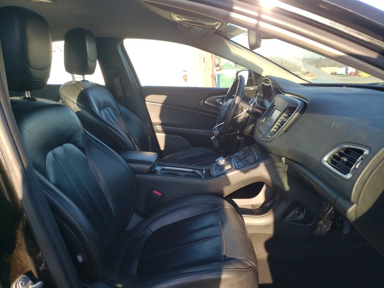 Photo 5 from auction – 2015 CHRYSLER 200 C with VIN 1C3CCCCB4FN544911