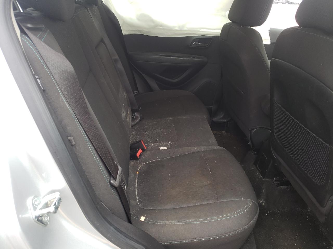 Photo 6 from auction – 2015 CHEVROLET TRAX LS with VIN KL7CJKSB3FB059932