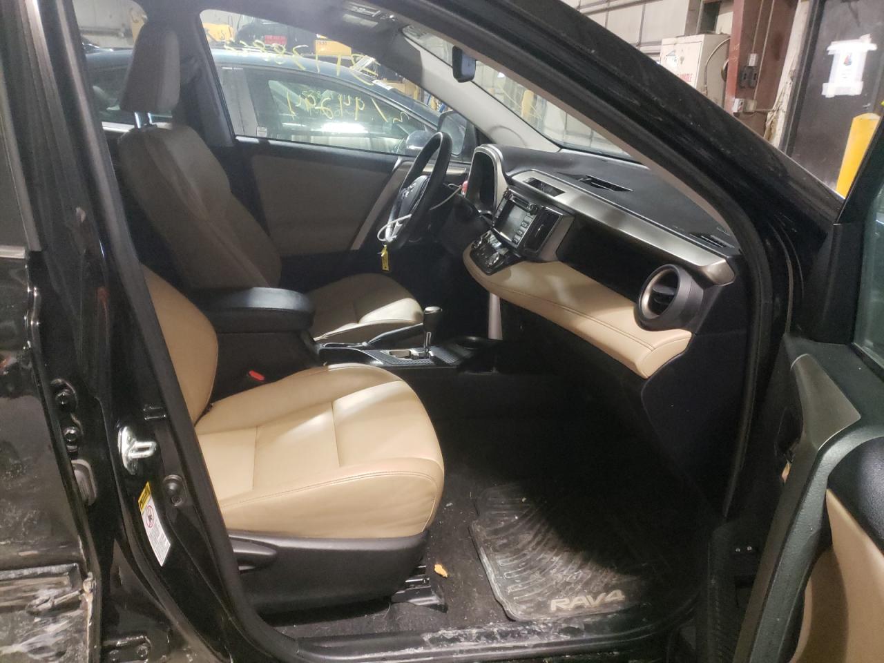 Photo 5 from auction – 2015 TOYOTA RAV4 LIMIT with VIN 2T3DFREV8FW268811