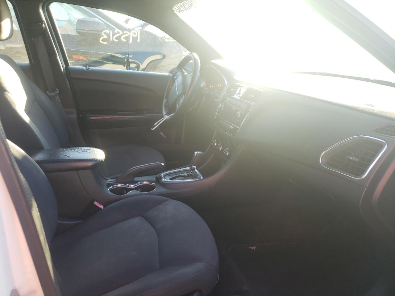 Photo 5 from auction – 2014 CHRYSLER 200 LX with VIN 1C3CCBAB5EN175973