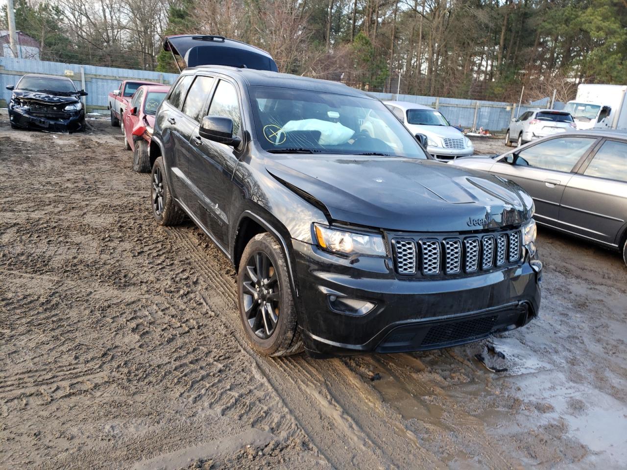 JEEP GRAND CHER 2018 with VIN 1C4RJFAG3JC391373 - Photo from auction