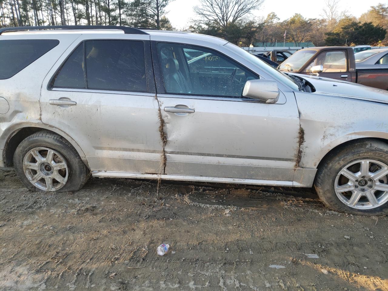 Photo 9 from auction – 2005 CADILLAC SRX with VIN 1GYEE637650113245