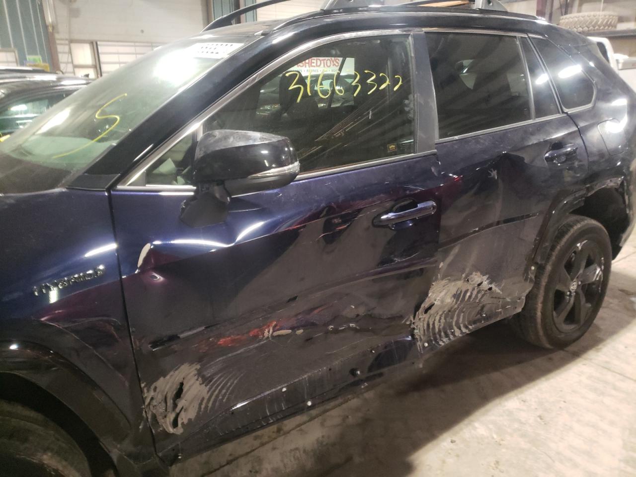 Photo 9 from auction – 2020 TOYOTA RAV4 XSE with VIN JTMEWRFV6LD533382