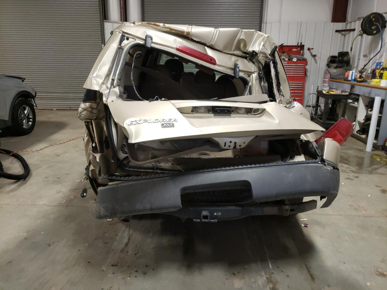 Photo 9 from auction – 2003 FORD EXPLORER X with VIN 1FMZU73E03UC44459