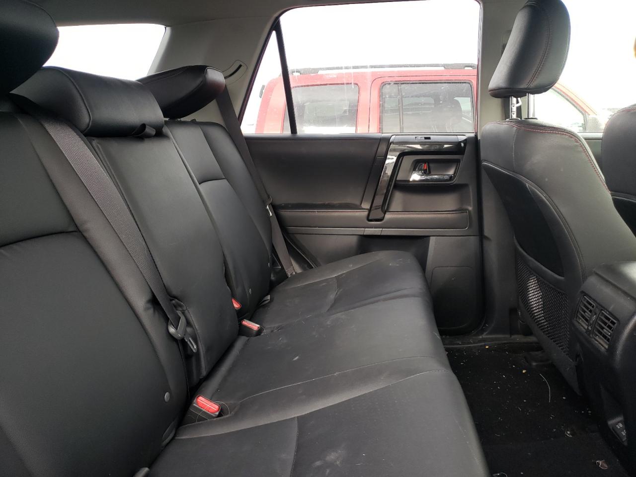 Photo 6 from auction – 2020 TOYOTA 4RUNNER SR with VIN JTEBU5JR2L5805749