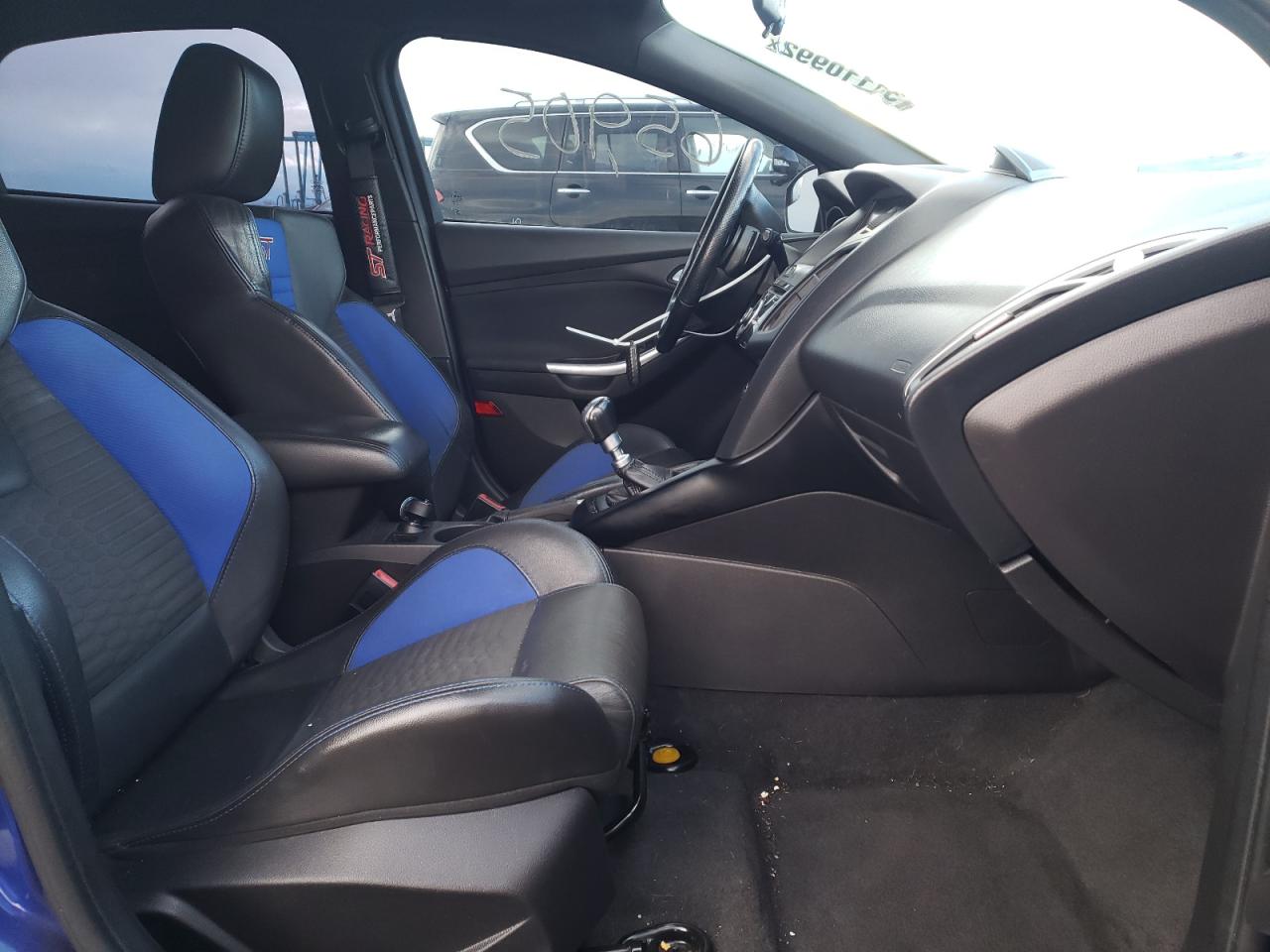 Photo 5 from auction – 2013 FORD FOCUS ST with VIN 1FADP3L96DL323326
