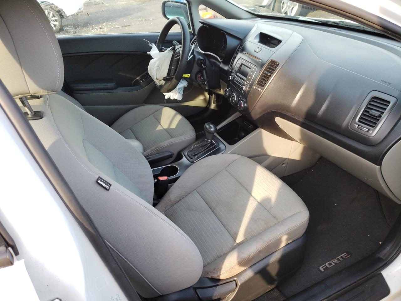 Photo 5 from auction – 2014 KIA FORTE LX with VIN KNAFX4A66E5160326
