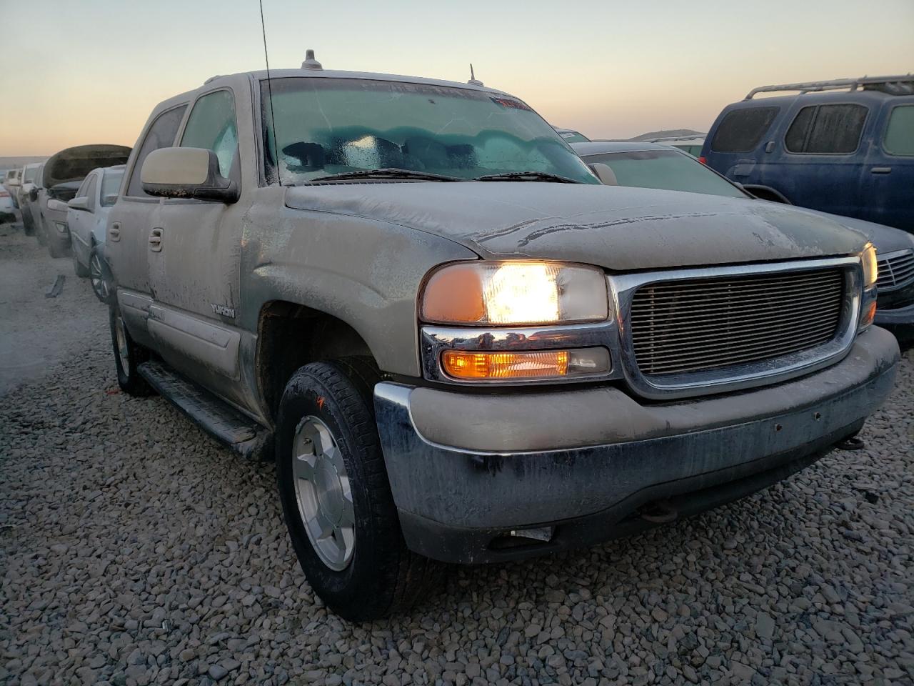 GMC YUKON 2003 with VIN 1GKEK13Z13J106220 - Photo from auction