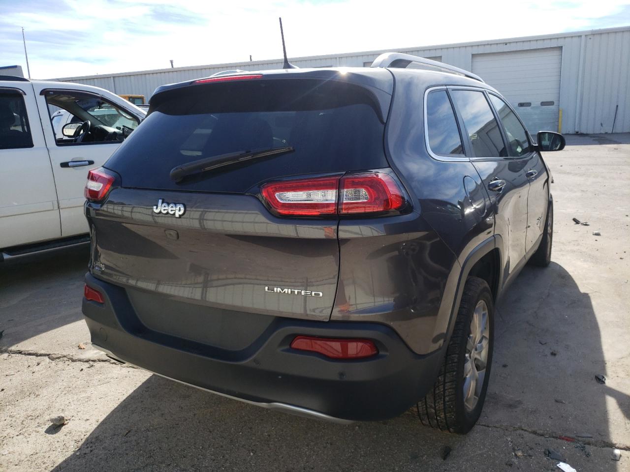 Photo 4 from auction – 2018 JEEP CHEROKEE L with VIN 1C4PJLDB6JD519556